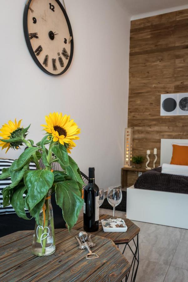 Cracow Best Location Apartment With Garden By Cozyplace Kraków Exteriör bild