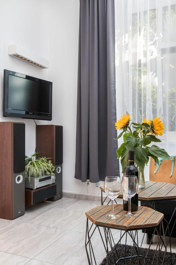 Cracow Best Location Apartment With Garden By Cozyplace Kraków Exteriör bild