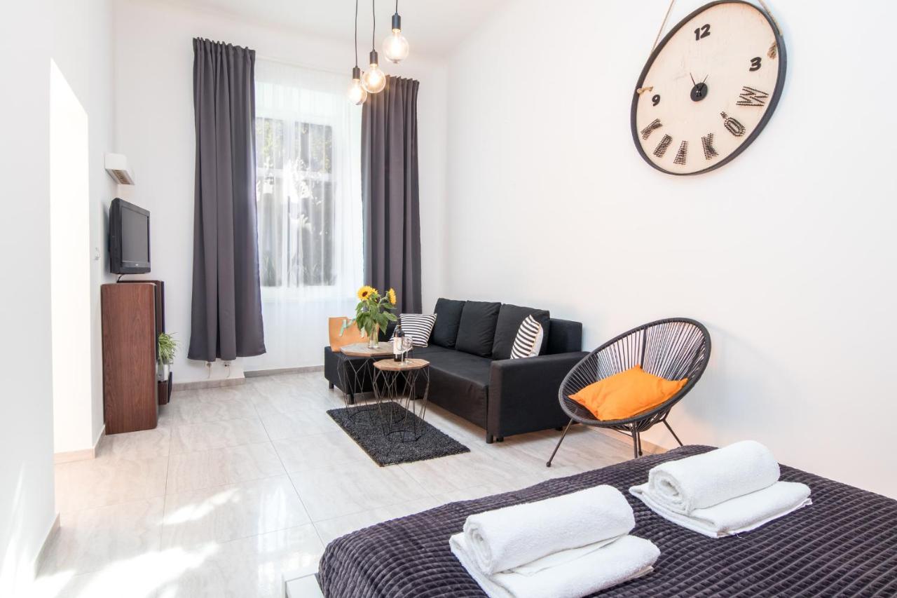 Cracow Best Location Apartment With Garden By Cozyplace Kraków Exteriör bild